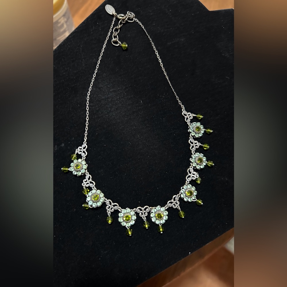 Liz Palacious Vintage Floral Necklace set. Matching earrings and bracelet!